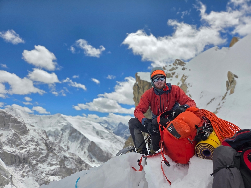  Prvovýstup na nedotčeného obra v Karákoramu